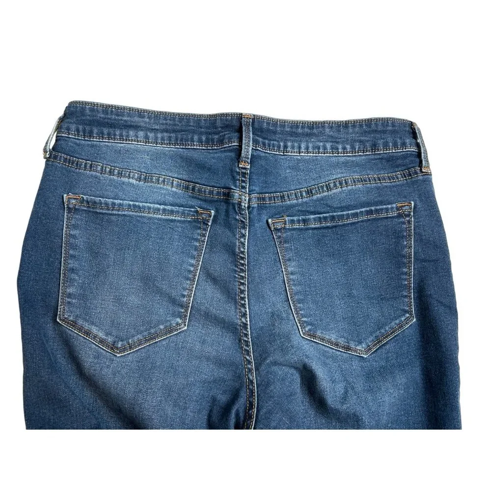 Old Navy Women's Rockstar Mid-Rise Distressed Blue Jeans‎ Size 12